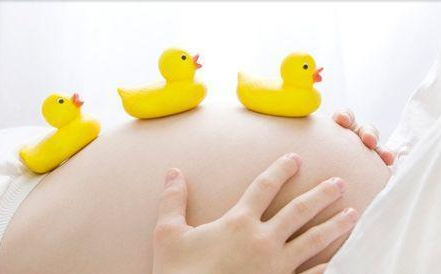 孕期知识：网传胎儿打嗝是孕妈吃撑或者缺氧导致，答案不是这样的